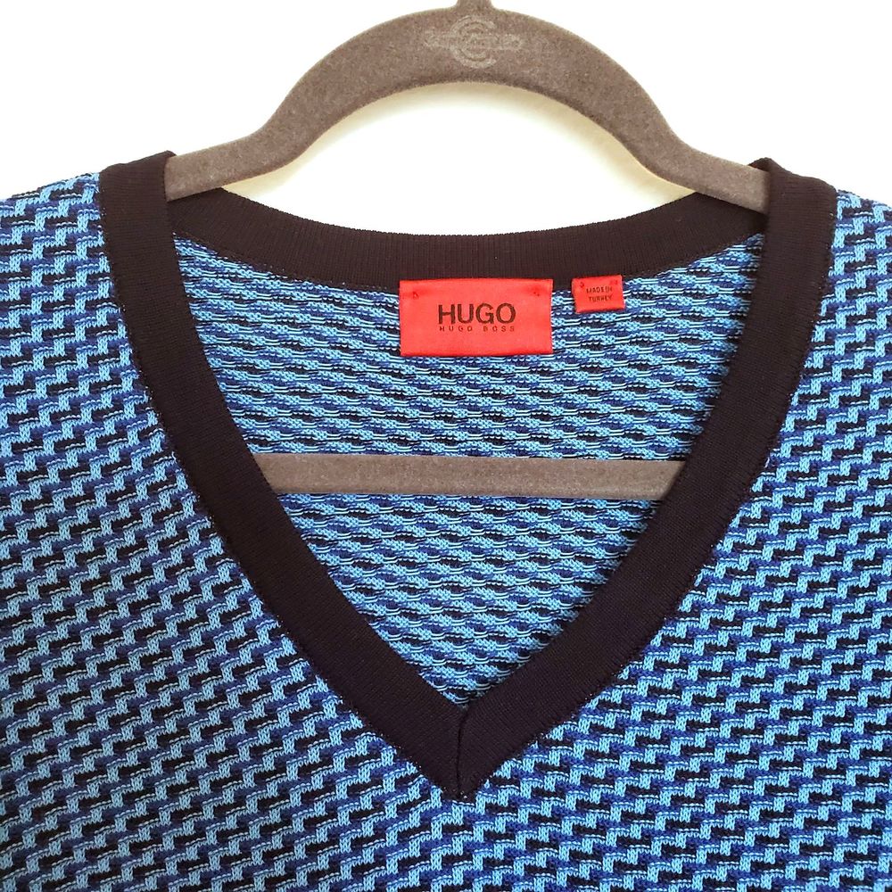 Hugo Boss Red Label Sweater Blue V Neck Pullover L - Picture 2 of 8